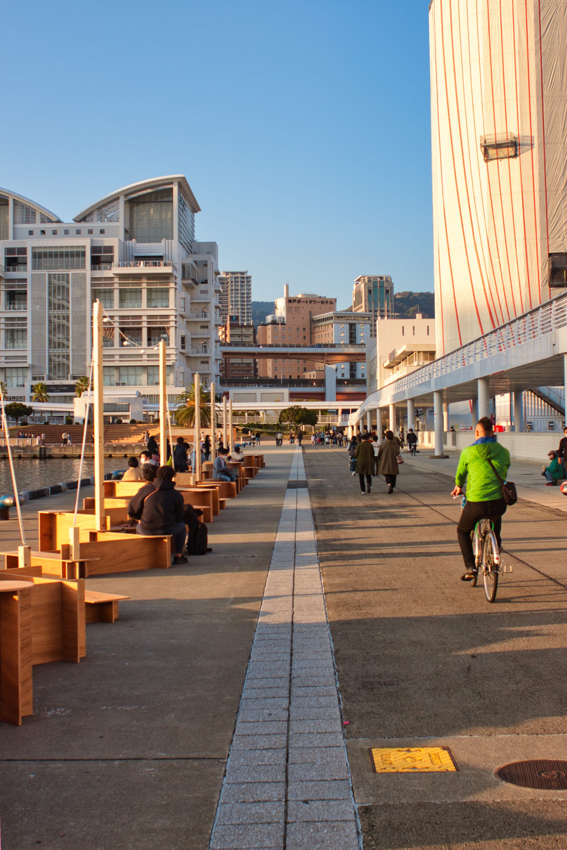 A glimpse of the Port of Kobe, with the Notre Dame and Kobe Port Tower (currently closed under renovations) in the background. The wood structures scattered along the shoreline are entirely self-binding; with not a single nail in sight.